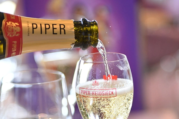 racing-season-packages-web_600x380_piper_beverages