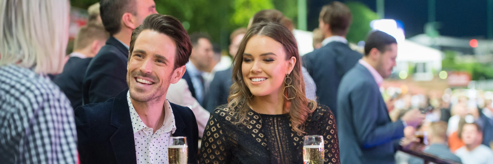 cp-carnival-hub-page_web_1920x640_gstand-seats-option