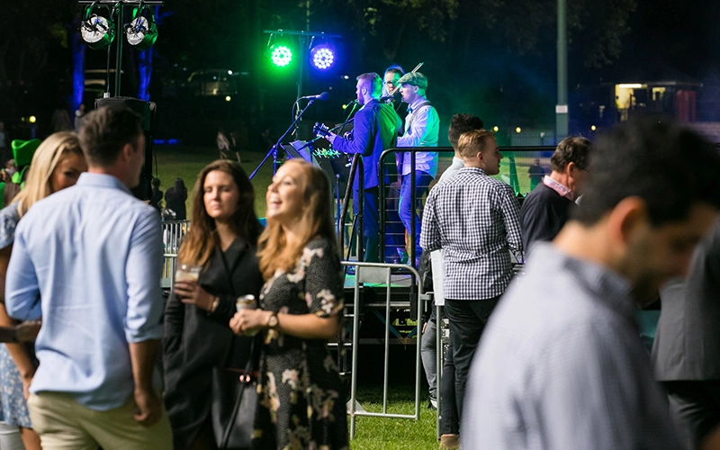 banquet-dinners-cocktail-sellingpts-outdoors-1