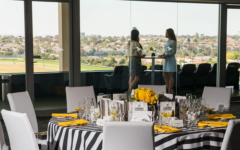 banquet-dinners-cocktail-sellingpts-indoors-1