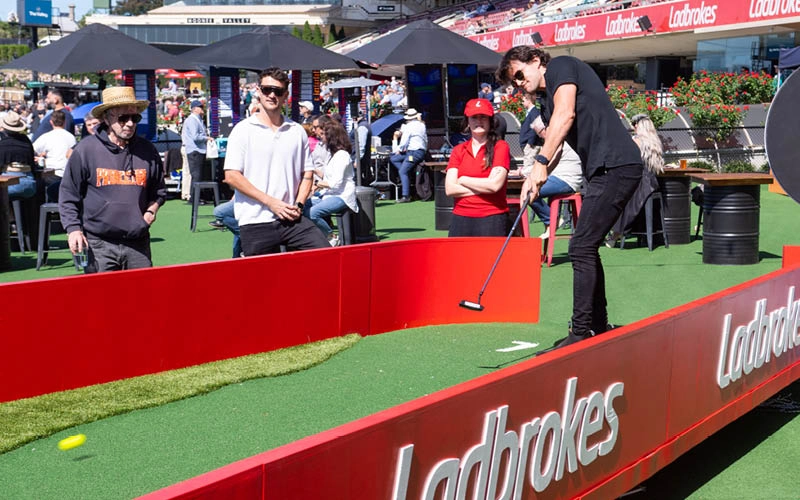 Manikato Mosiacs Golf - 800x500_Ladbrokes Putt
