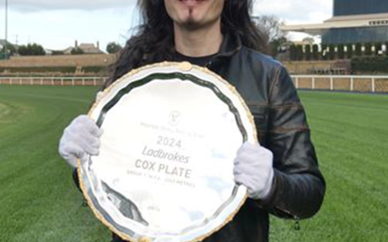 1260x940_0000_thirsty-merc-cox-plate