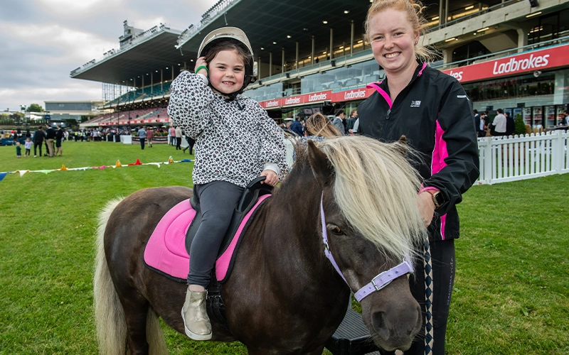 pony-rides-mos2_800x500