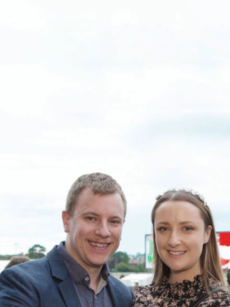 christmas-end-of-year-december-race-meeting-at-the-valley-websitecreativebackground440x880